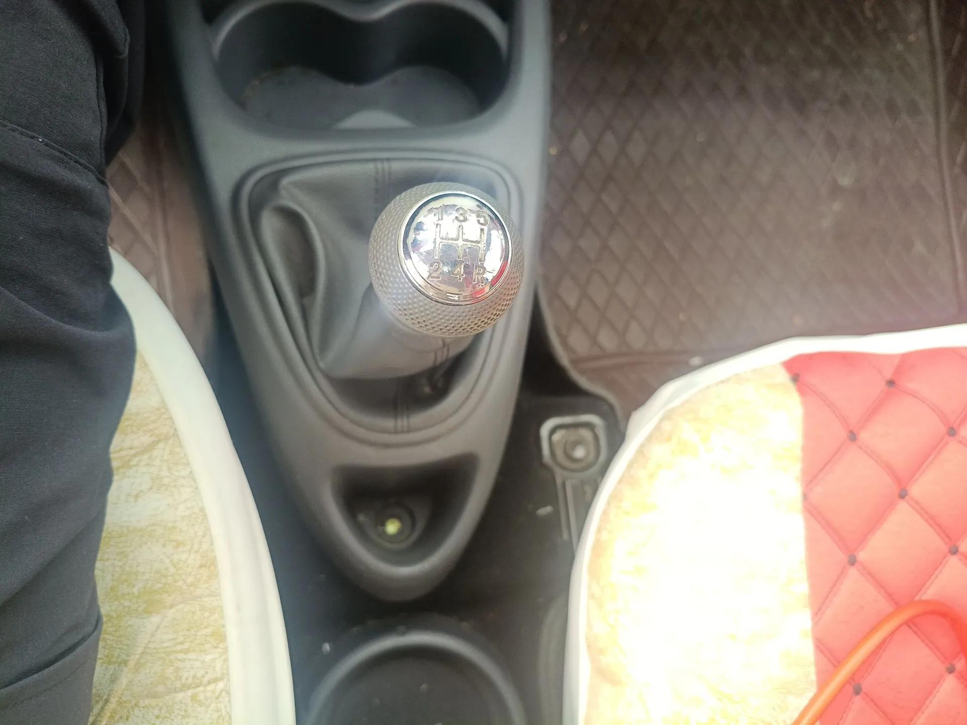 JAC Group Yueyue 2012 1.0L Comfort Version — миниатюра 15