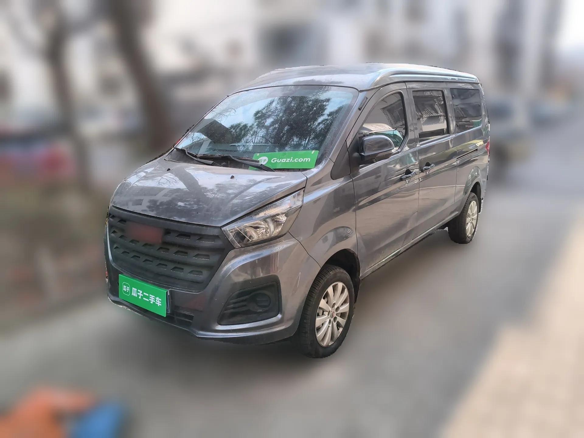 Jinbei Gold Hiace M Classic 2024 1.5L Engineering Lion Passenger Van 7 Seats — миниатюра 1
