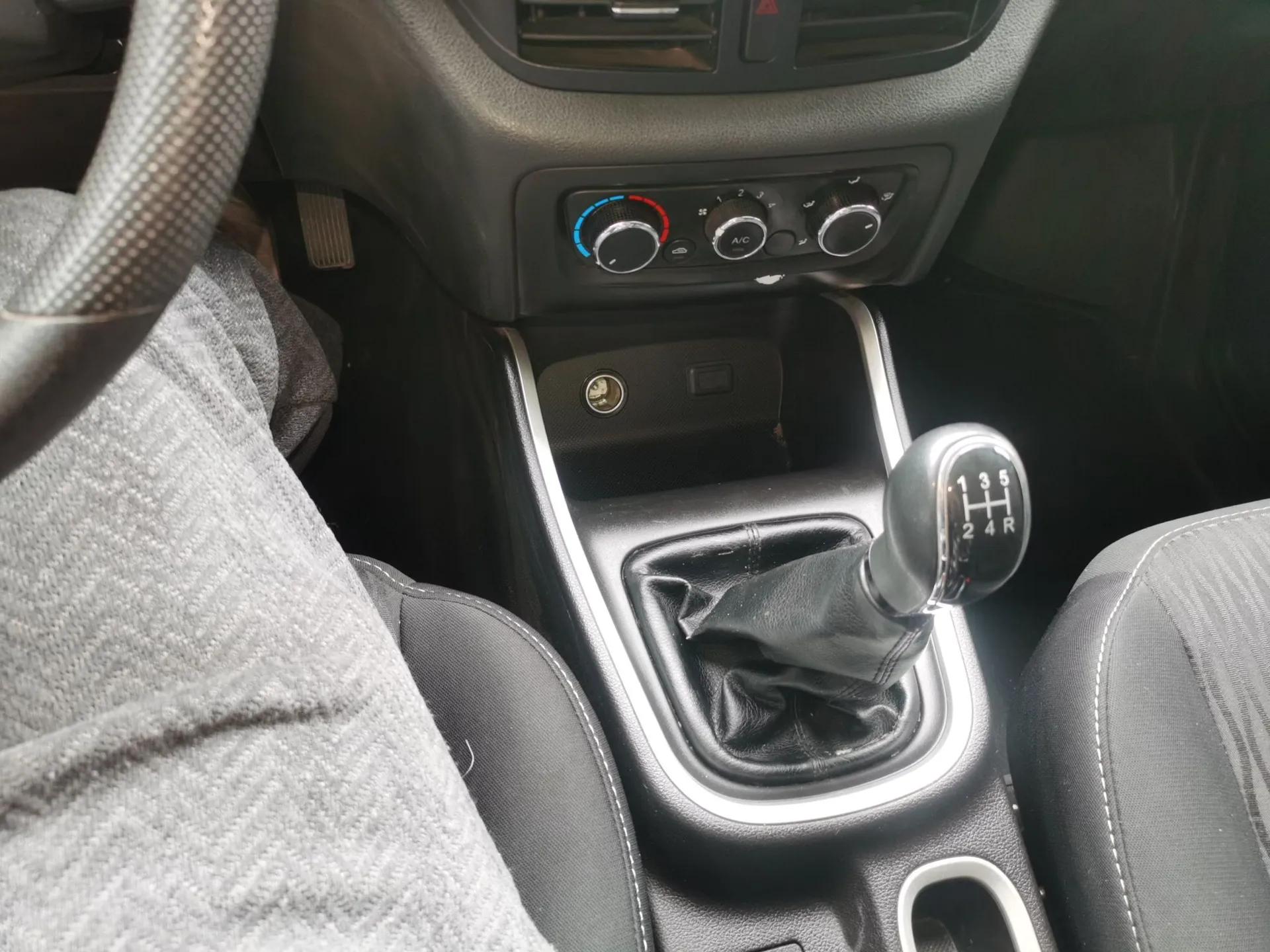 Jinbei Gold Hiace M Classic 2024 1.5L Engineering Lion Passenger Vehicle 5 Seats — миниатюра 17
