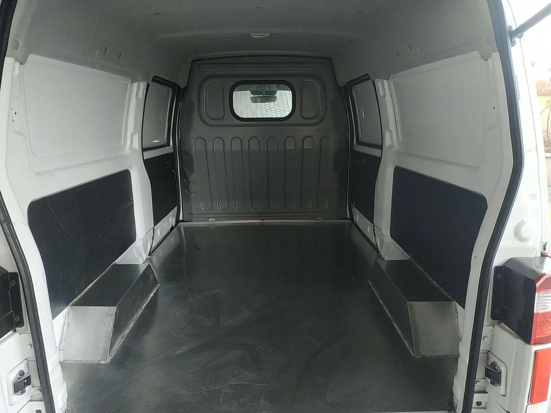 Jinbei Gold Hiace M Classic 2022 1.6L Engineering Lion Van 2 Seats — миниатюра 19