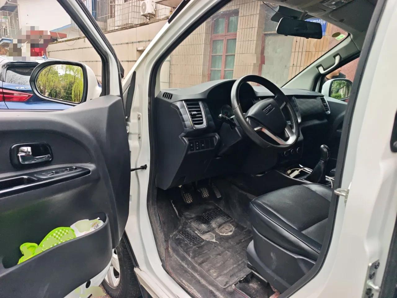 Jinbei Gold Hiace 2023 1.5L Passenger Van Travel Lion 5/6/7-Seater with Central Air Conditioning — миниатюра 17