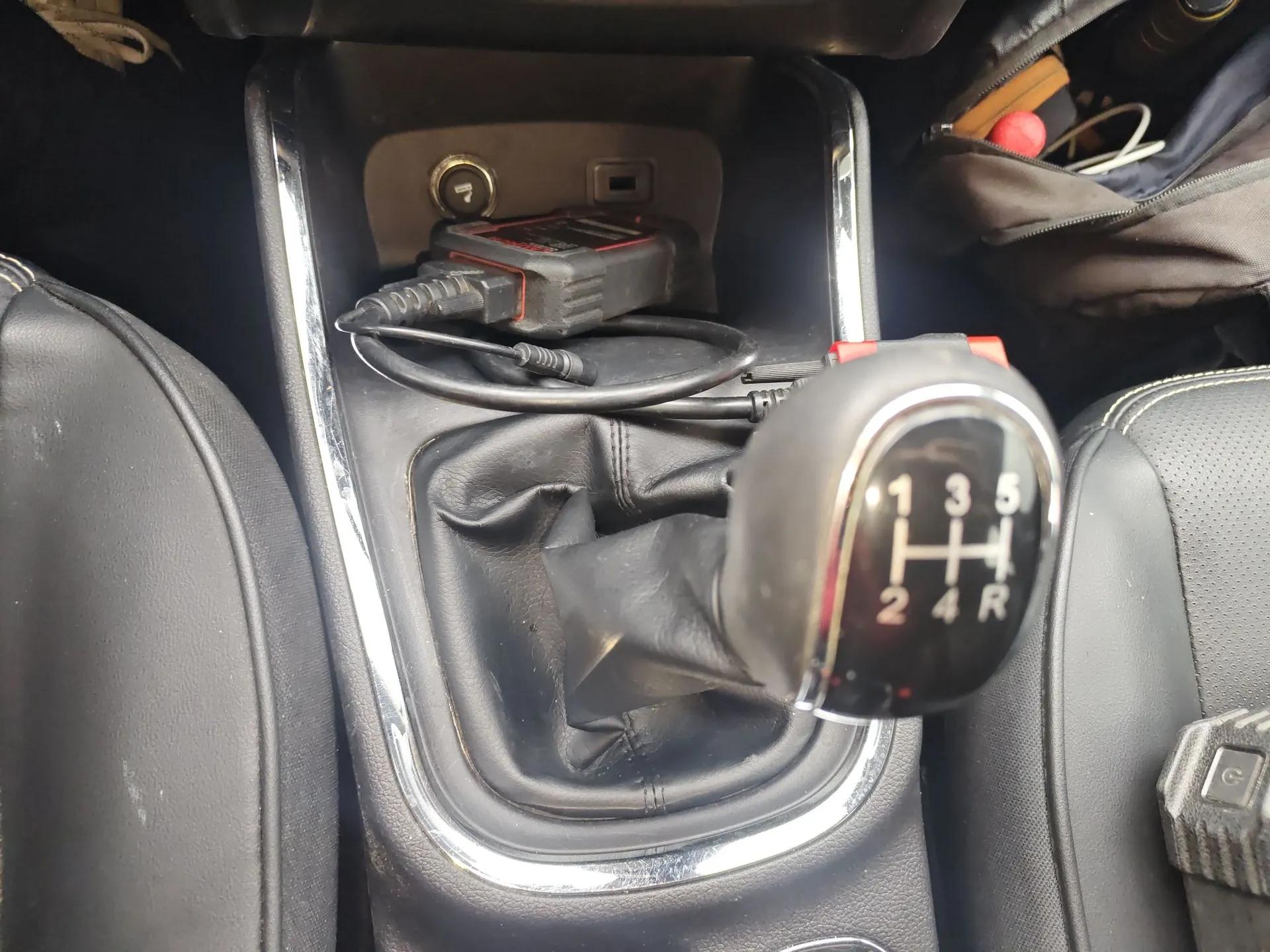 Jinbei Gold Hiace 2021 1.5L Passenger Van Travel Lion 6-Seater — миниатюра 16