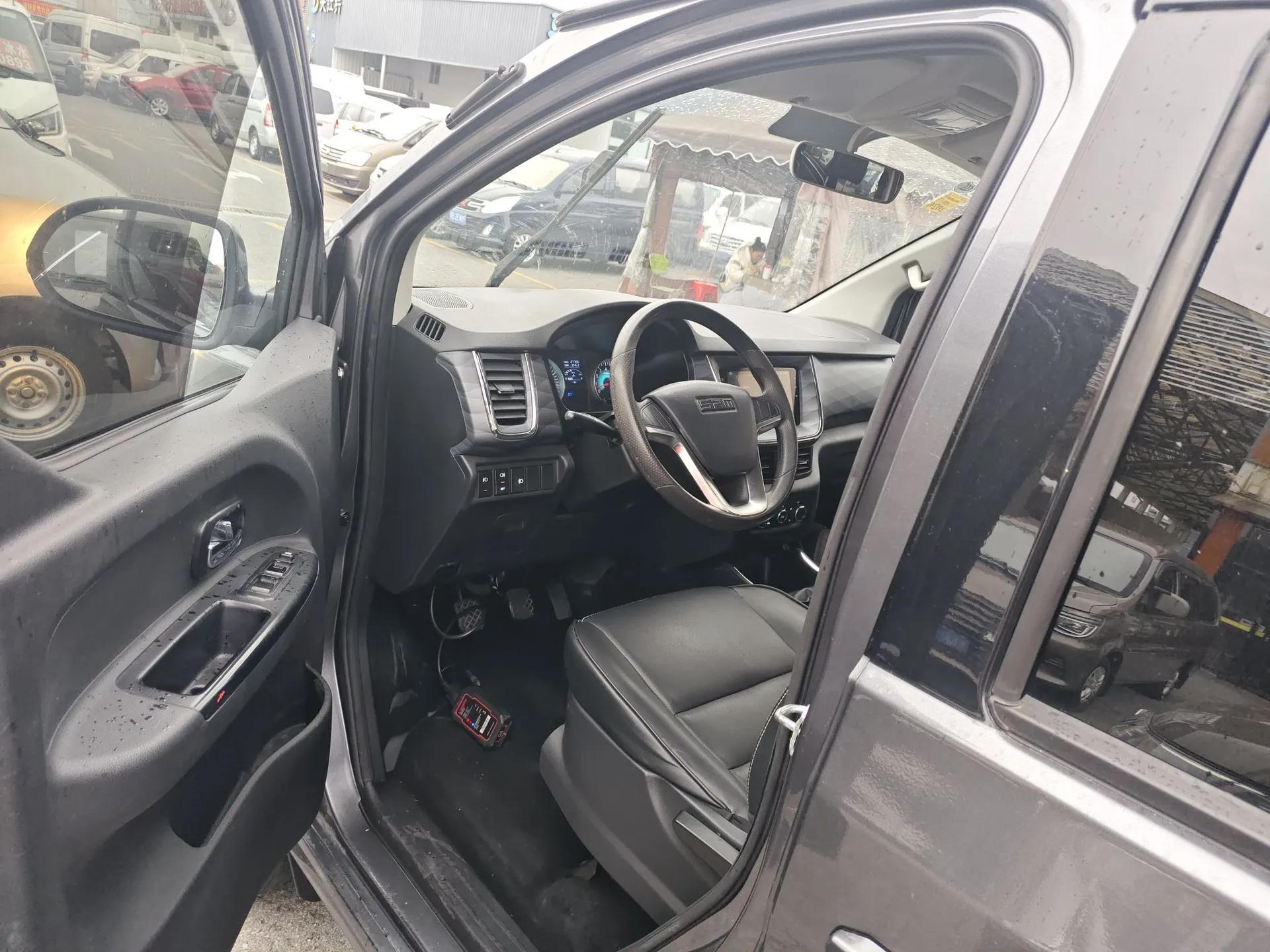 Jinbei Gold Hiace 2021 1.5L Passenger Van Travel Lion 6-Seater — миниатюра 17