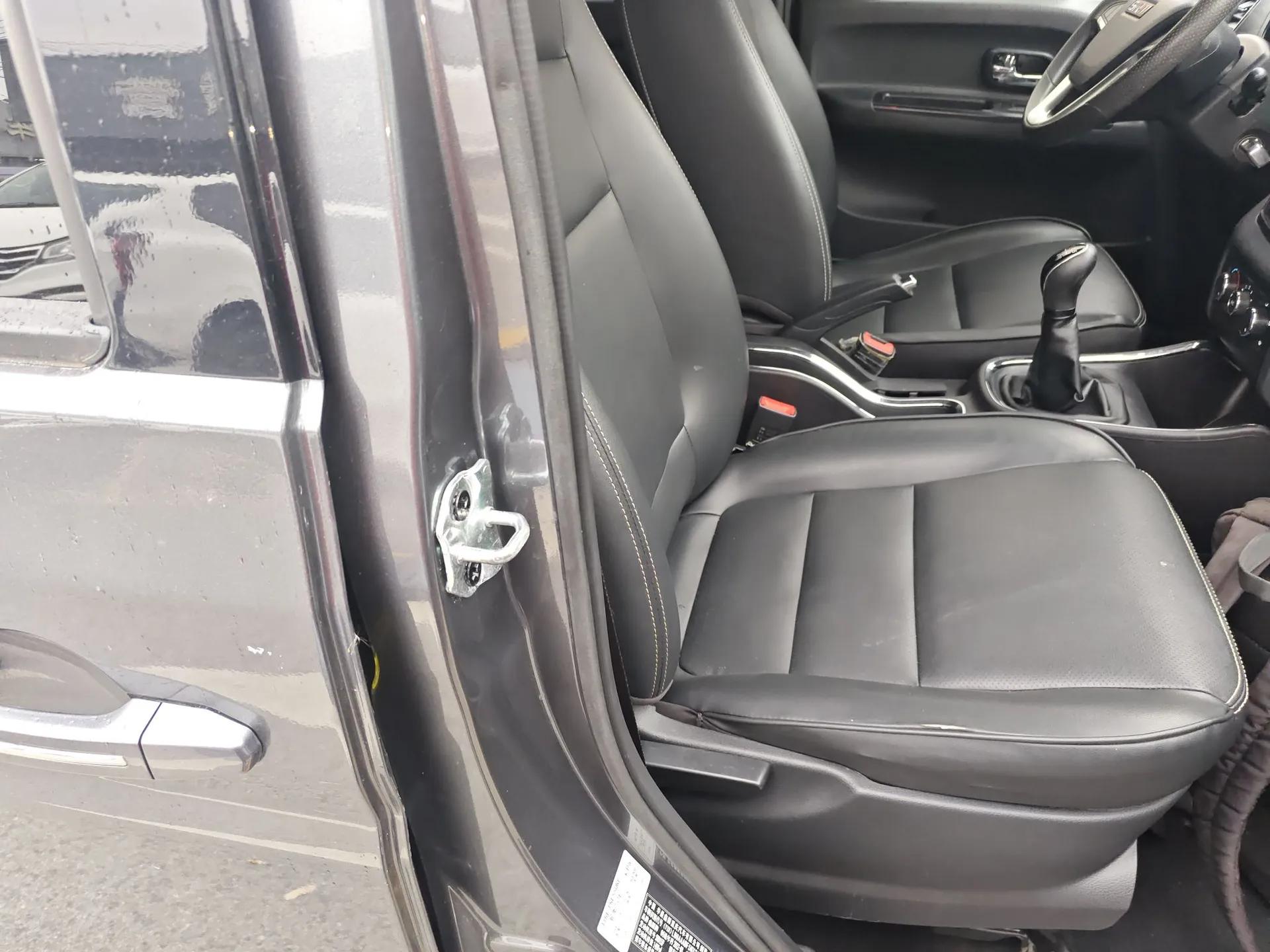 Jinbei Gold Hiace 2021 1.5L Passenger Van Travel Lion 6-Seater — миниатюра 23