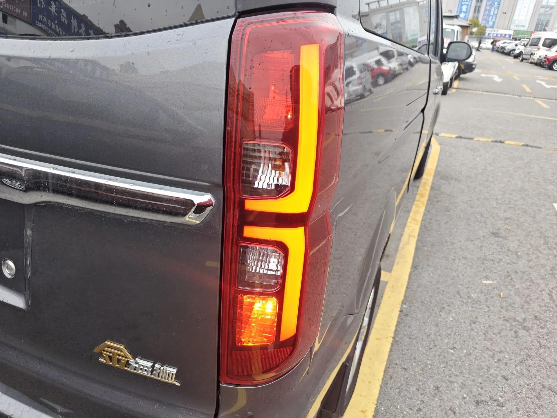Jinbei Gold Hiace 2021 1.5L Passenger Van Travel Lion 6-Seater — миниатюра 8