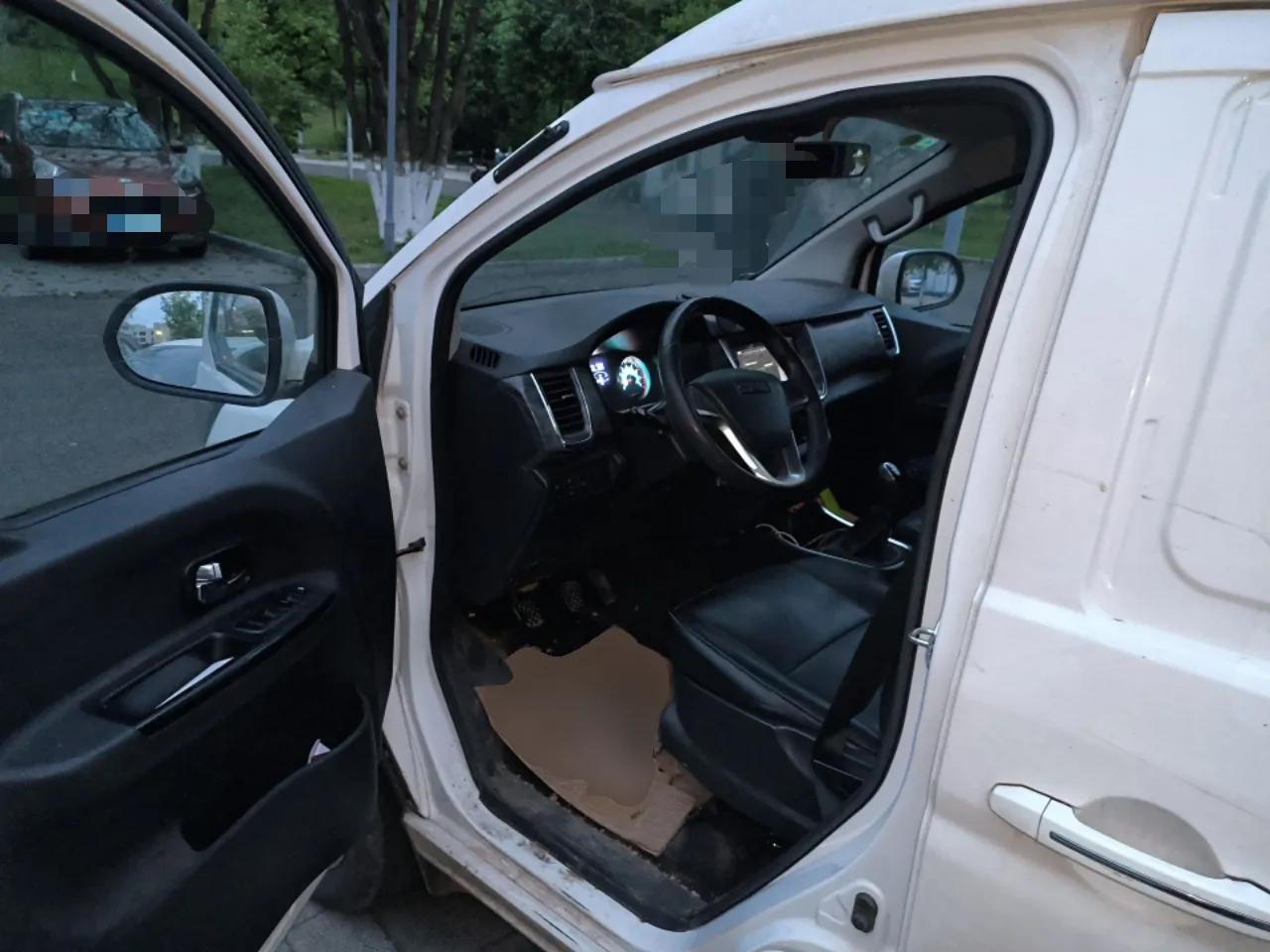 Jinbei Gold Hiace 2021 1.6L Box Van Travel Lion 2-Seater — миниатюра 17