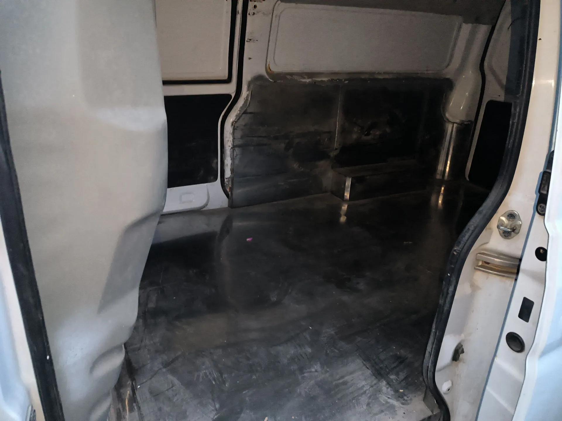 Jinbei Gold Hiace 2021 1.6L Box Van Travel Lion 2-Seater — миниатюра 18