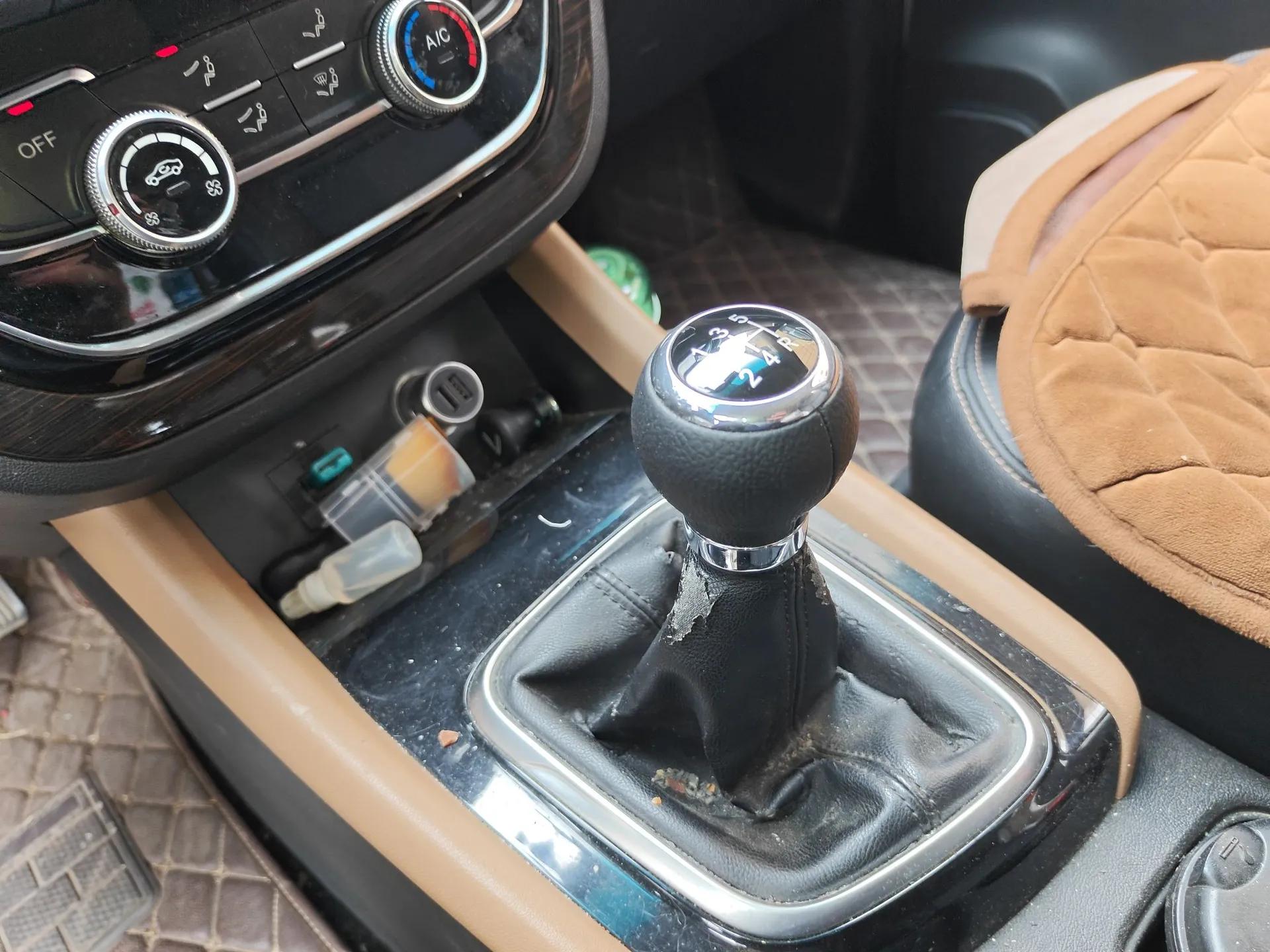Jinbei F50 2017 1.6L Manual Luxury Model — миниатюра 15
