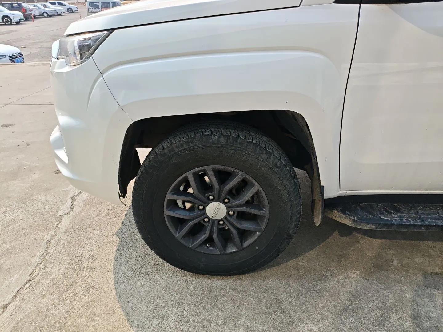 JMC Yuhu 7 2022 2.0T Manual Diesel Two-Wheel Drive Comfort Version Standard Wheelbase — миниатюра 9