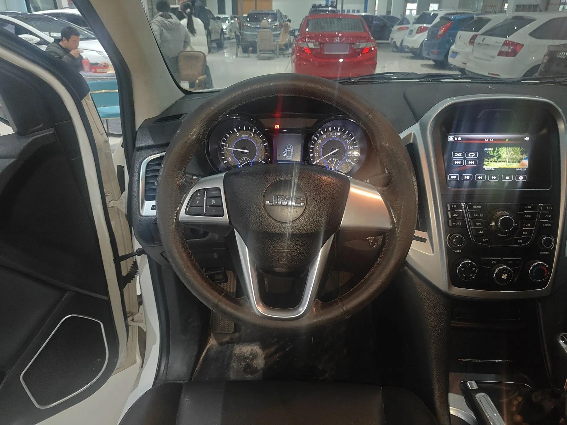 JMC Yuhu 7 2016 2.4T Two-Wheel Drive Luxury Edition JX4D24 — миниатюра 13