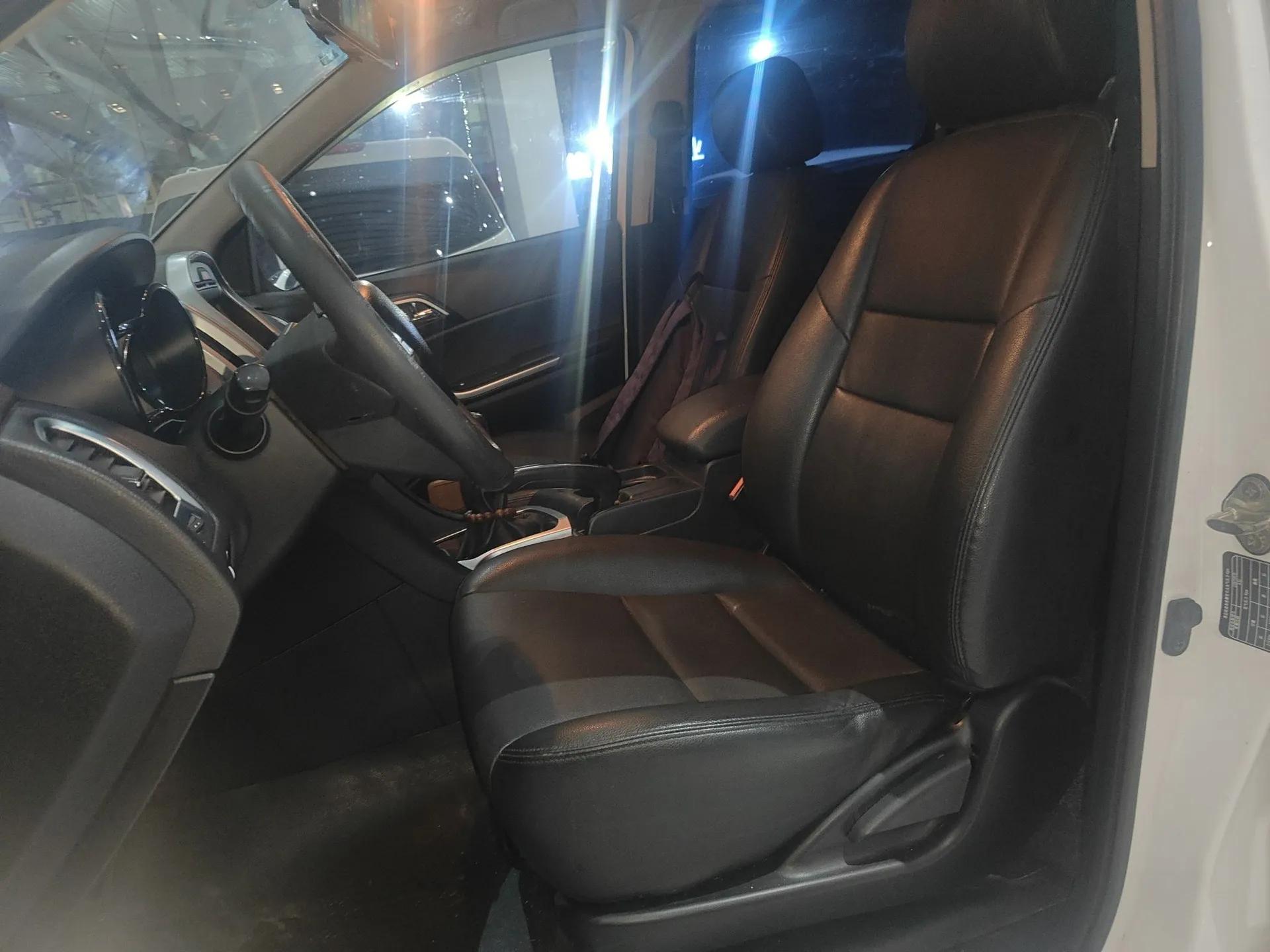 JMC Yuhu 7 2016 2.4T Two-Wheel Drive Luxury Edition JX4D24 — миниатюра 17
