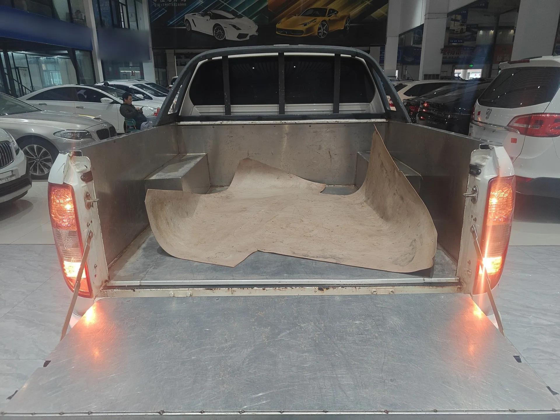 JMC Yuhu 7 2016 2.4T Two-Wheel Drive Luxury Edition JX4D24 — миниатюра 21