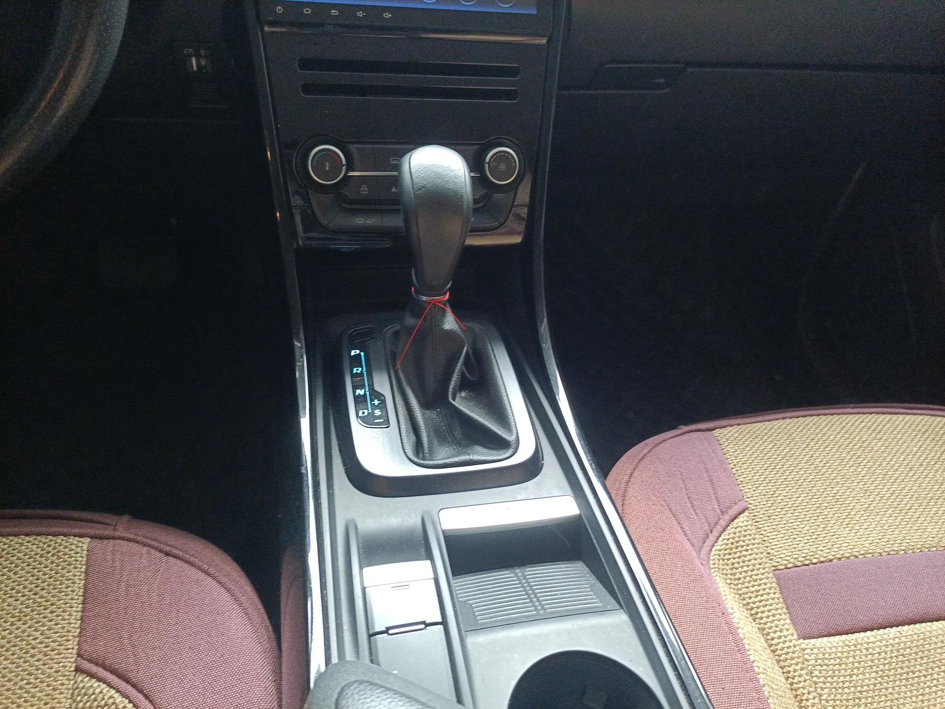 JMC Yusheng S330 2016 1.5L GTDi Automatic Two-Wheel Drive Comfort Edition — миниатюра 16