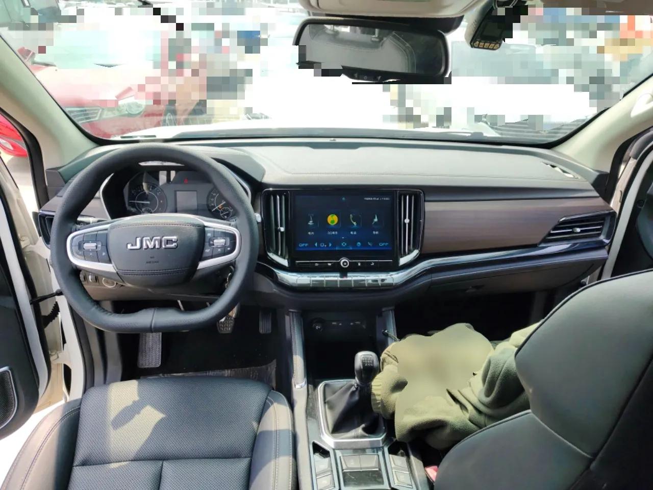 JMC Yuhu 9 2019 2.0T Manual Gasoline 4x4 Comfort Edition — миниатюра 13