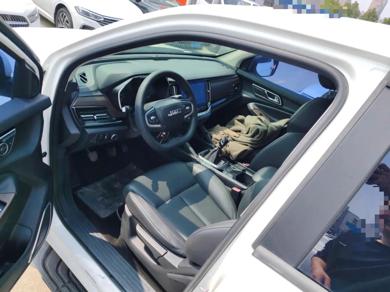 JMC Yuhu 9 2019 2.0T Manual Gasoline 4x4 Comfort Edition — миниатюра 19