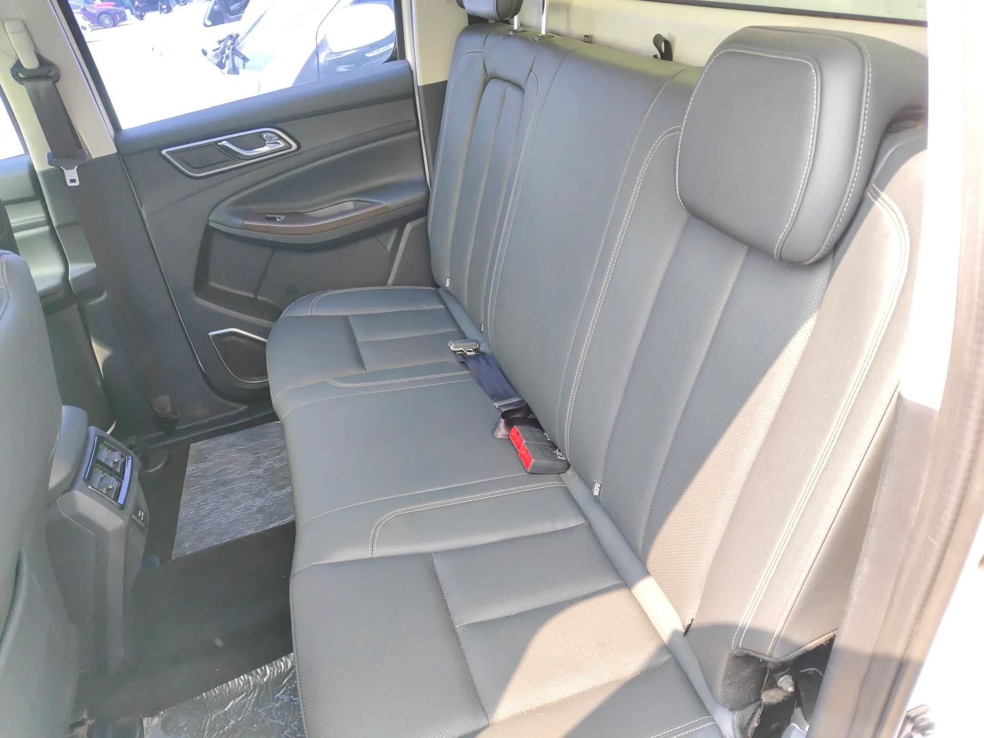 JMC Yuhu 9 2019 2.0T Manual Gasoline 4x4 Comfort Edition — миниатюра 20
