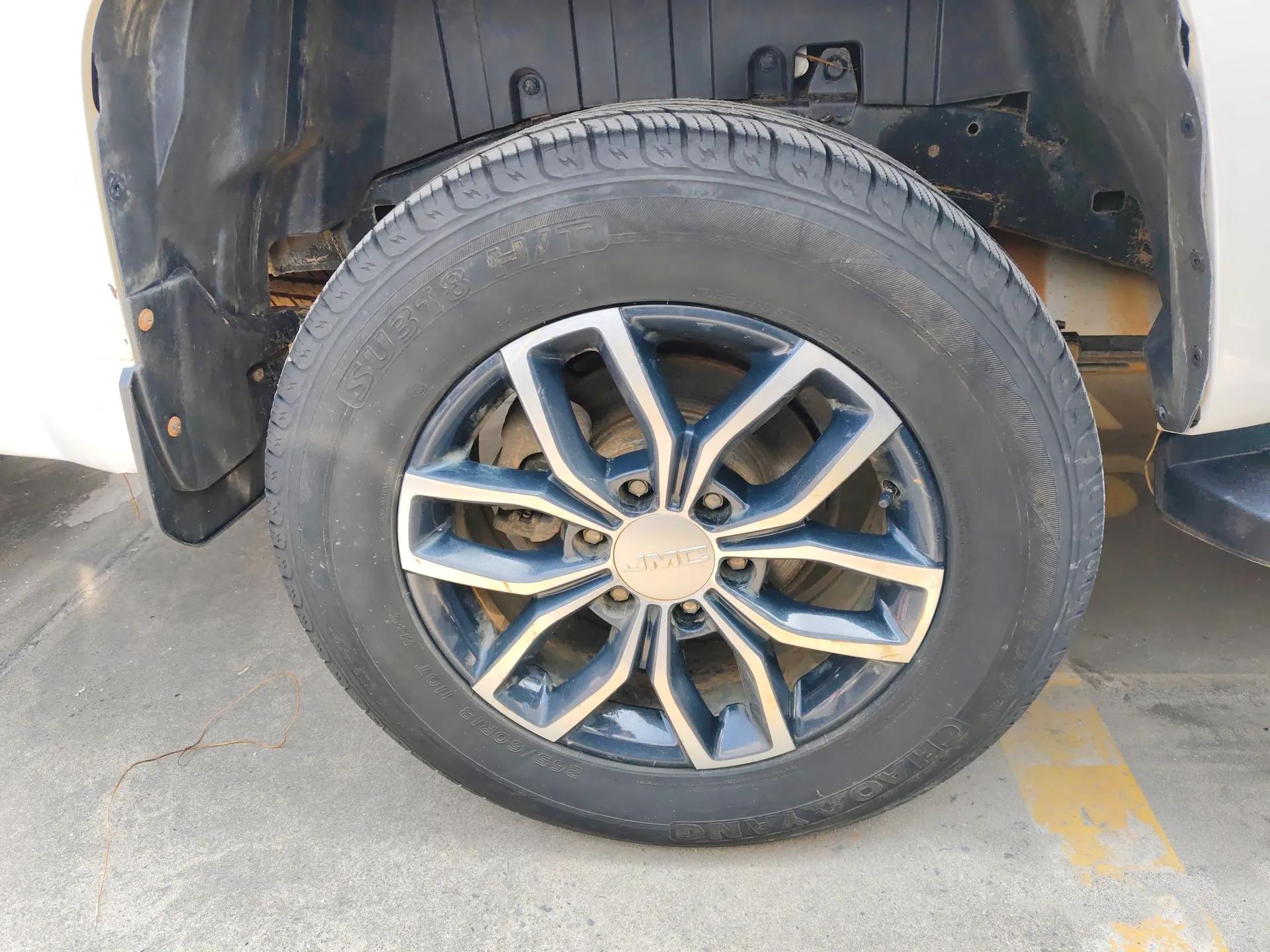 JMC Yuhu 9 2019 2.0T Manual Gasoline 4x4 Comfort Edition — миниатюра 10