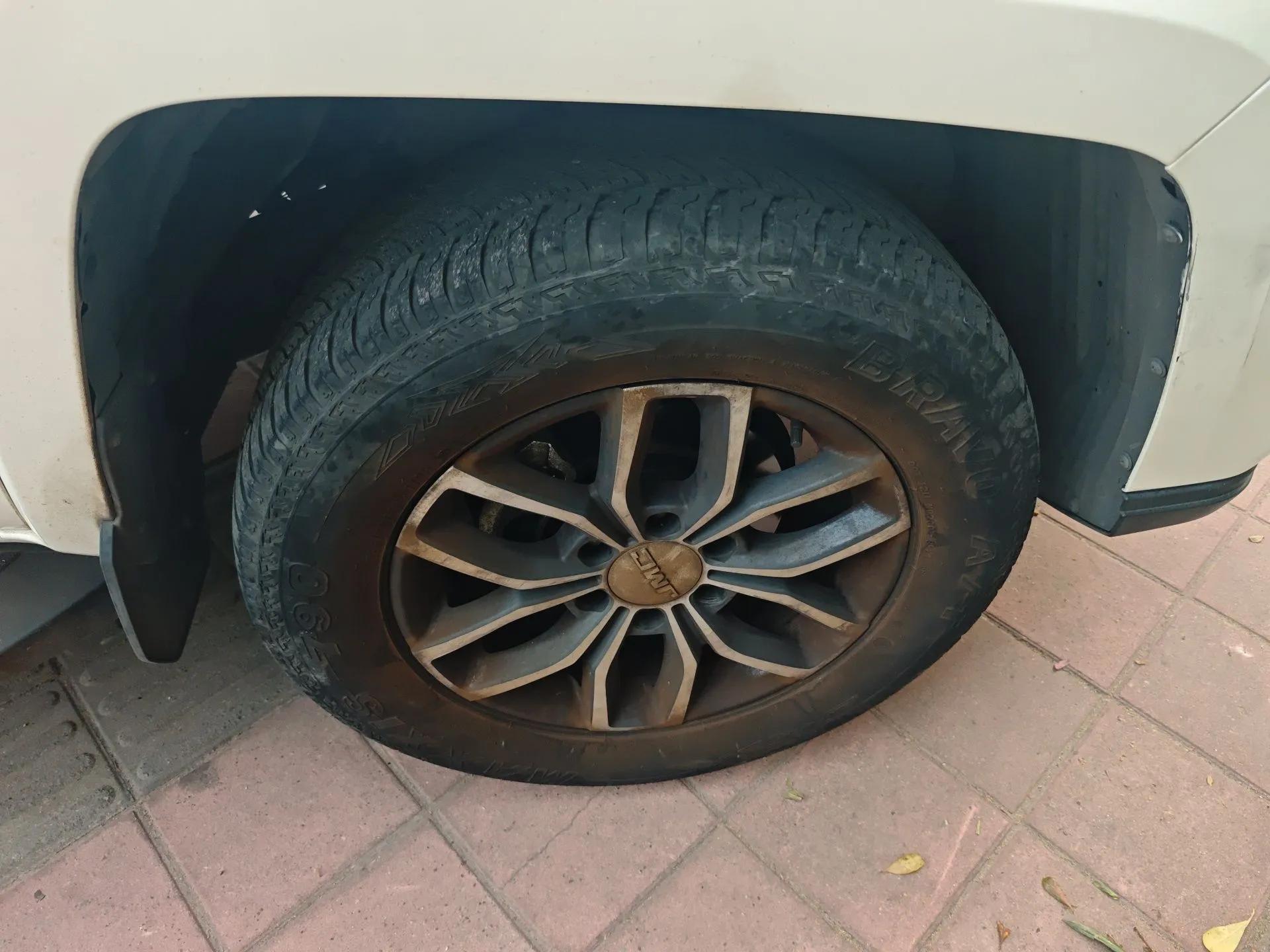 JMC Yuhu 9 2019 2.0T Manual Gasoline 4x4 Comfort Edition — миниатюра 8