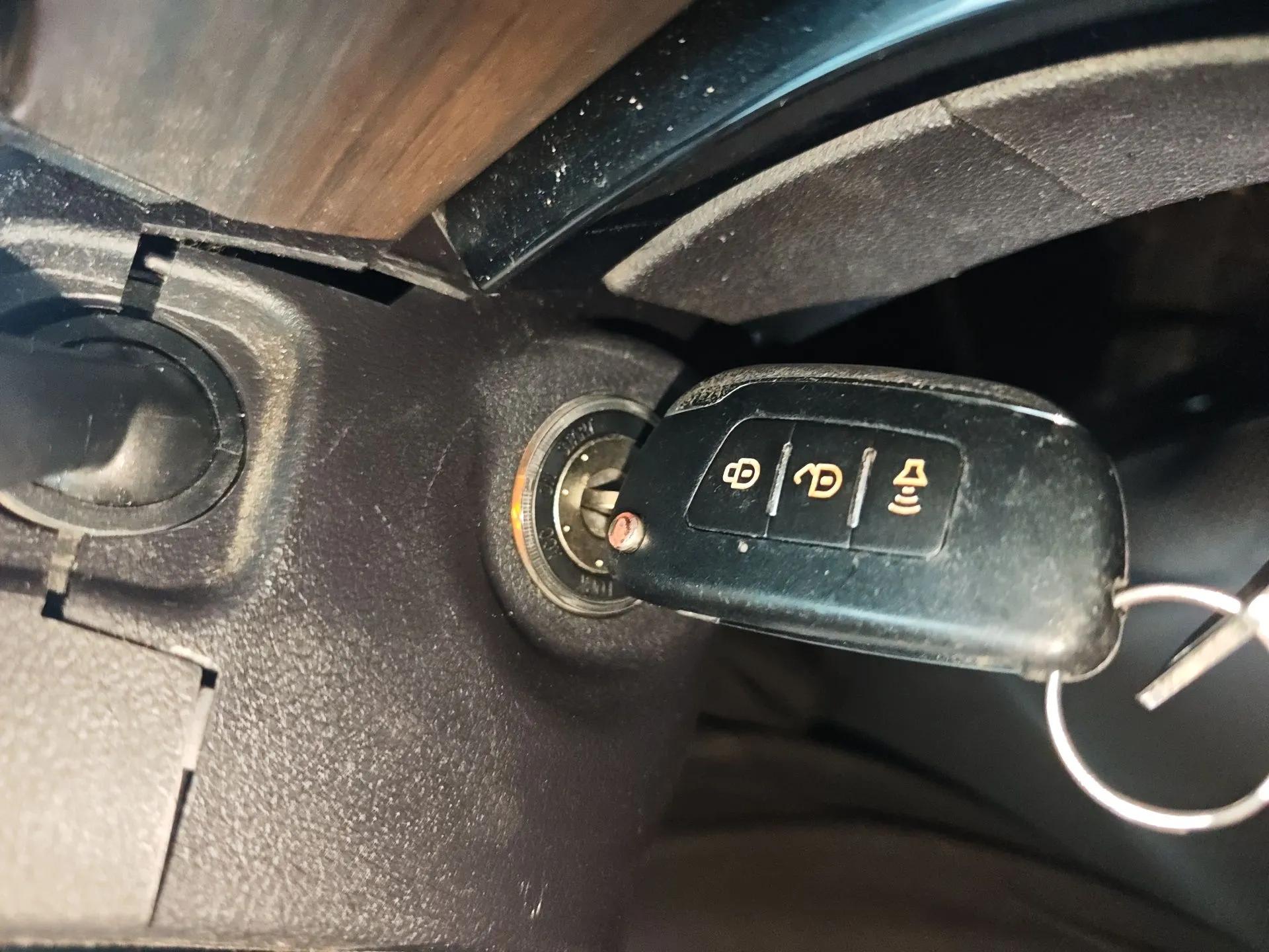 JMC Yuhu 9 2019 2.0T Manual Gasoline 4x4 Comfort Edition — миниатюра 9