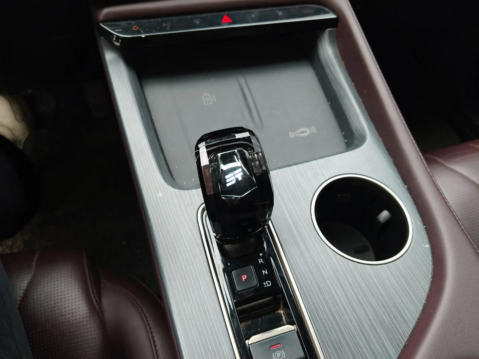 JETOUR X90 PRO 2024 2.0T DCT Luxury Edition 5 Seats — миниатюра 17