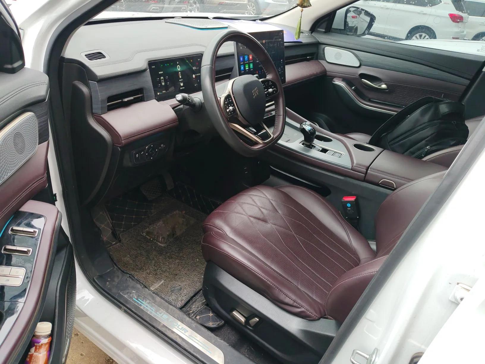 JETOUR X90 PRO 2024 2.0T DCT Luxury Edition 5 Seats — миниатюра 19