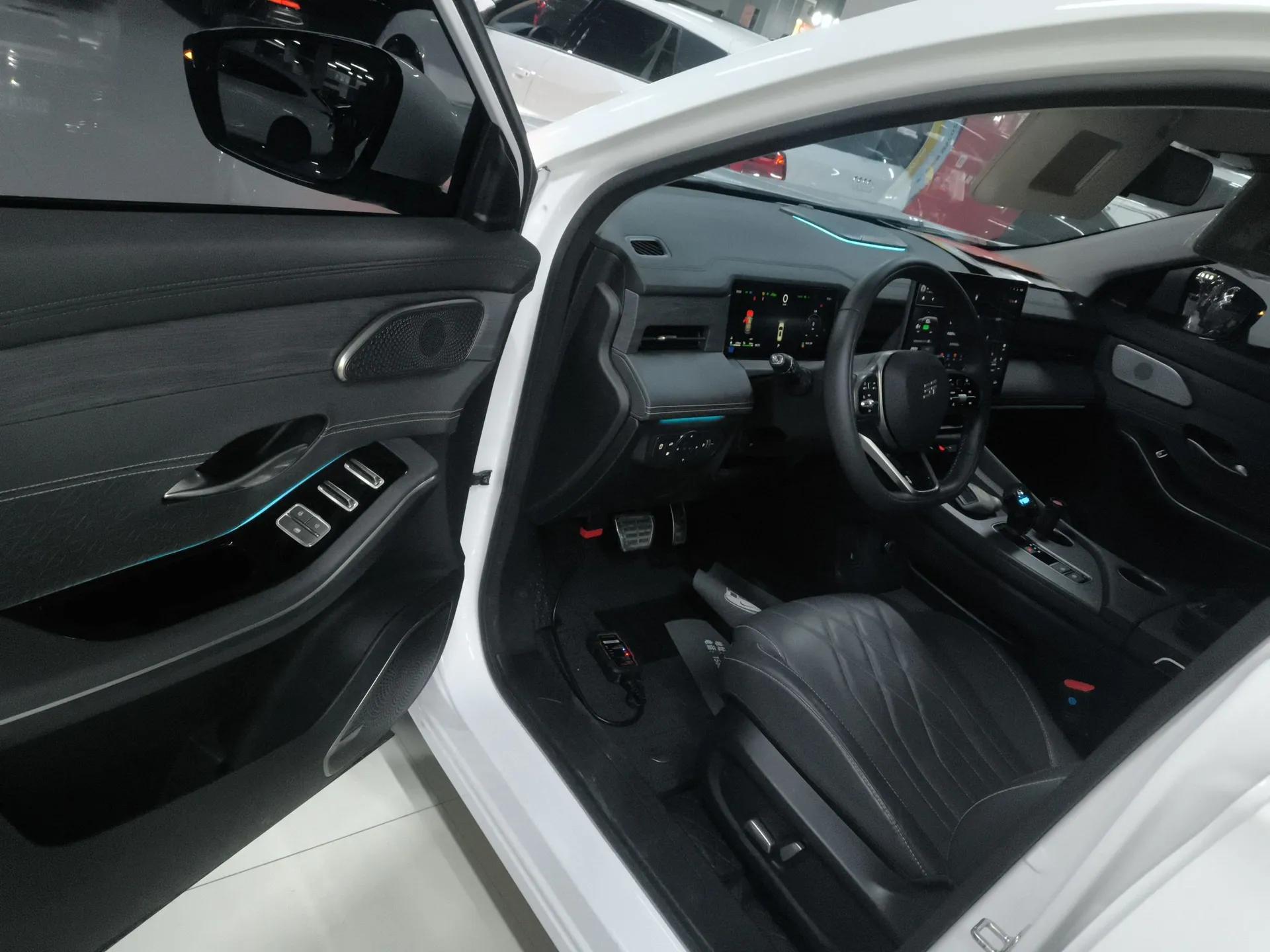 JETOUR X90 C-DM 2025 Elite Edition 7-Seater — миниатюра 19
