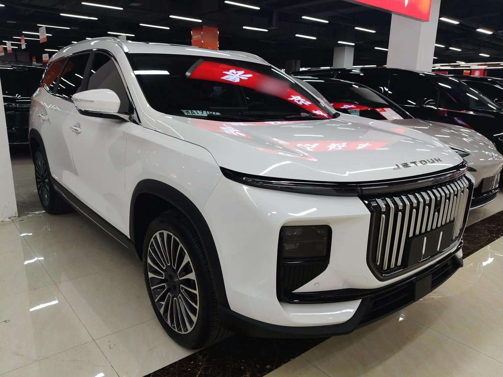 JETOUR X90 C-DM 2025 Luxury Edition 7-Seater — миниатюра 3
