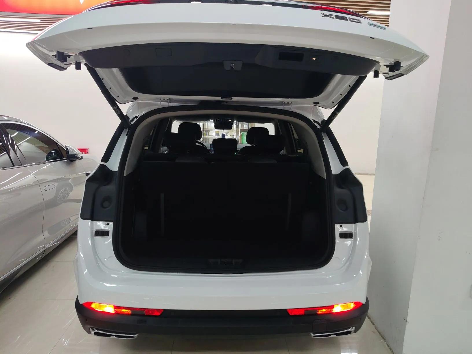 JETOUR X90 C-DM 2025 Luxury Edition 7-Seater — миниатюра 22