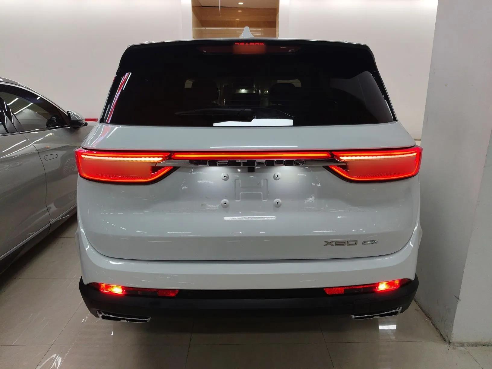 JETOUR X90 C-DM 2025 Luxury Edition 7-Seater — миниатюра 5