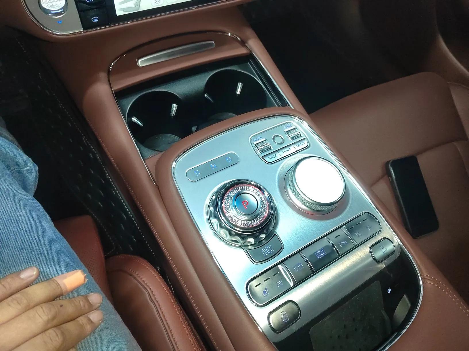 Genesis G90 2023 Luxury Edition — миниатюра 17