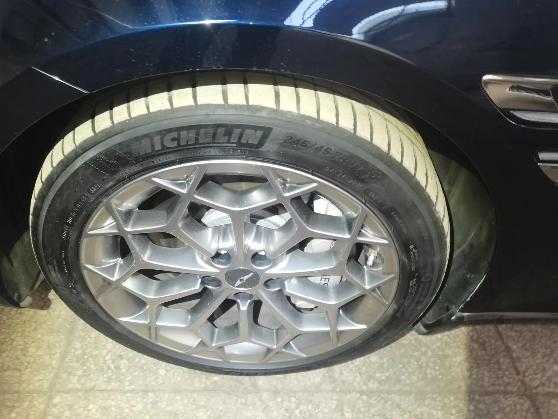Genesis G80 2023 2.5T Rear-Drive Flagship Edition — миниатюра 8