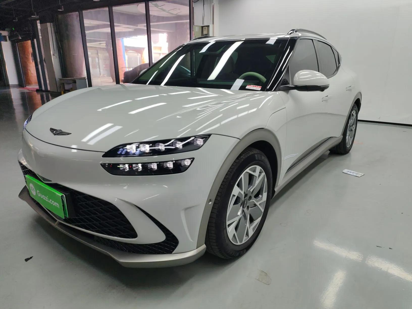 Genesis GV60 2023 Single-Motor Rear-Drive Luxury Edition — миниатюра 1