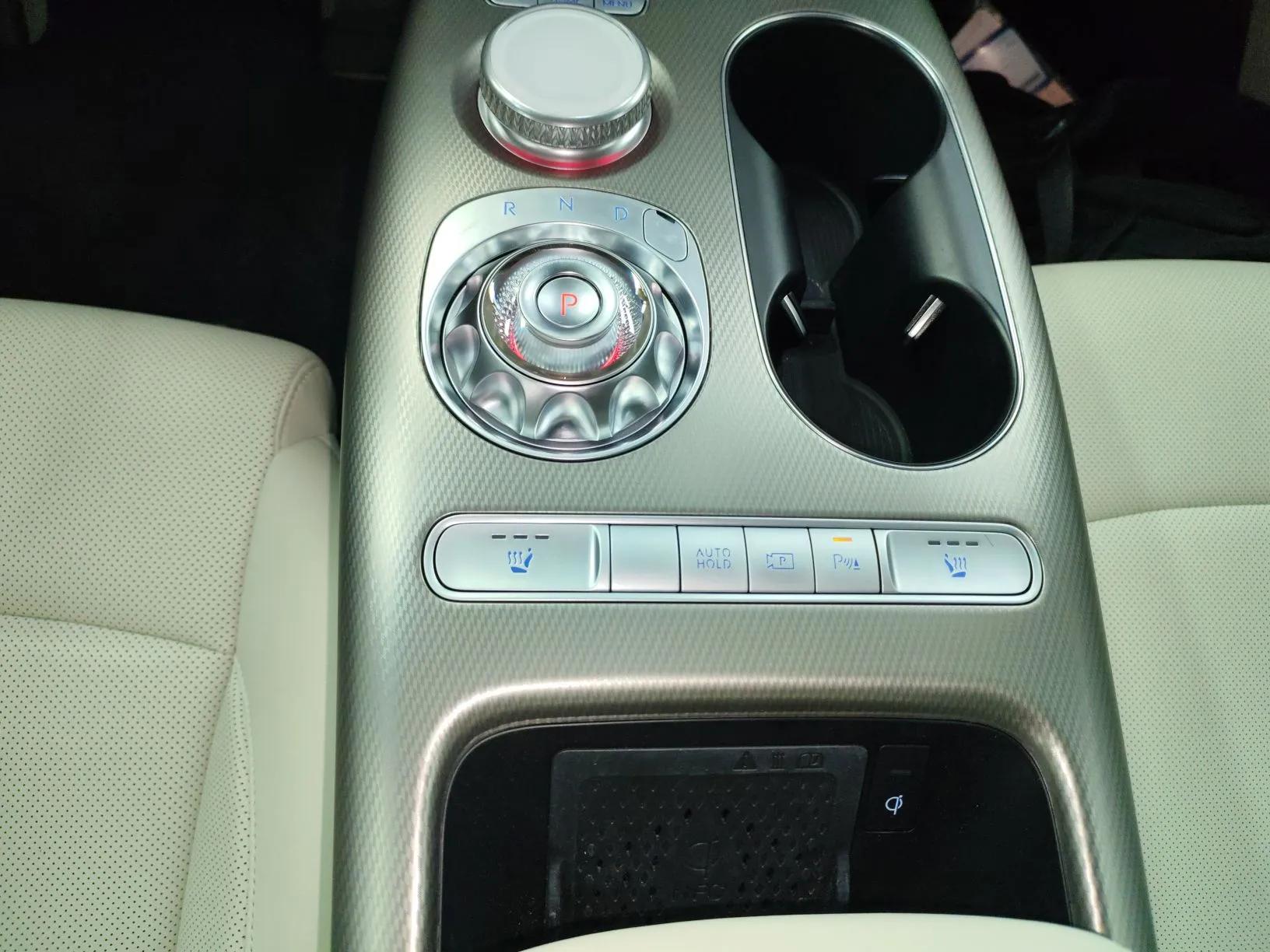 Genesis GV60 2023 Single-Motor Rear-Drive Luxury Edition — миниатюра 17