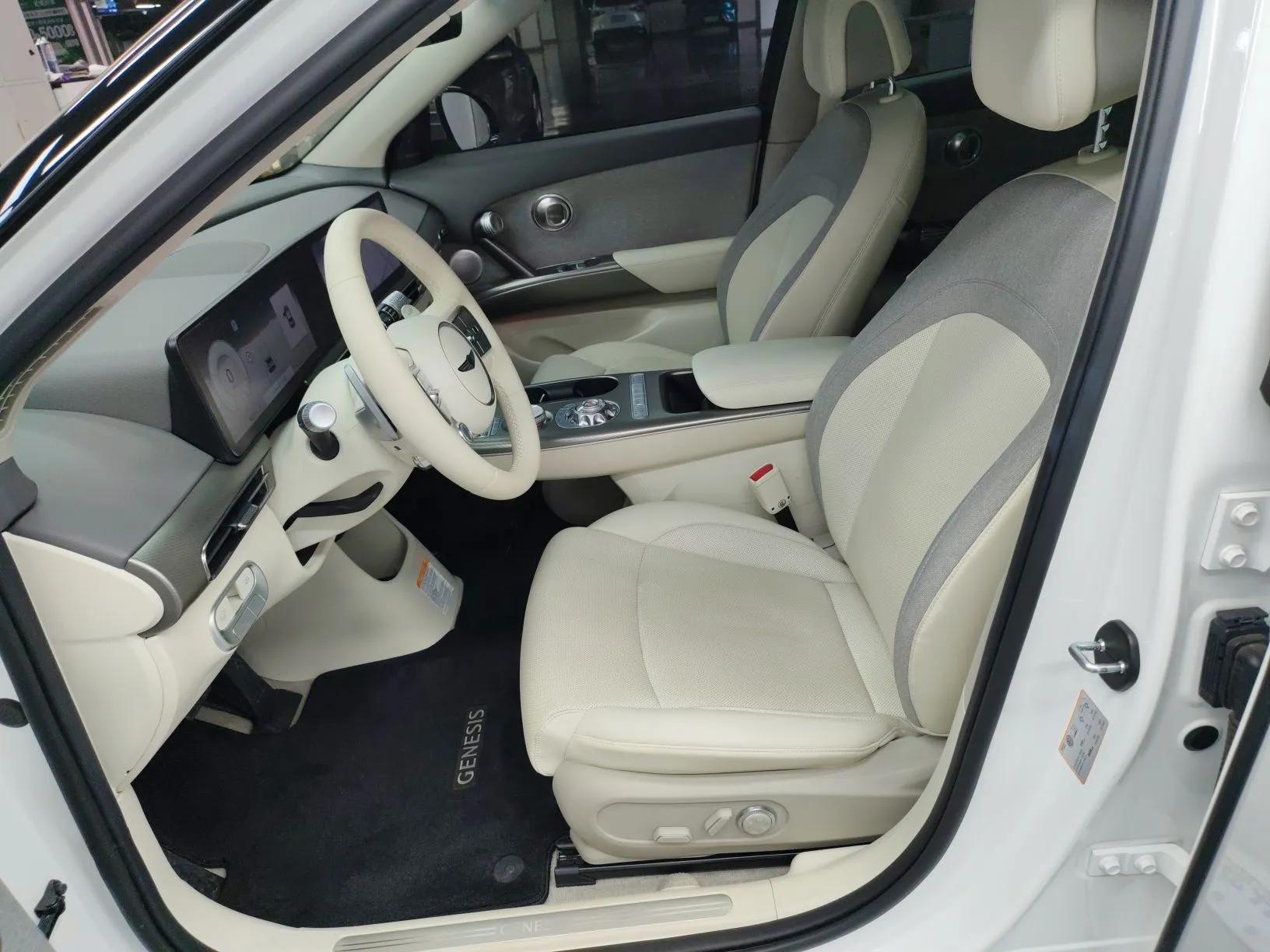 Genesis GV60 2023 Single-Motor Rear-Drive Luxury Edition — миниатюра 18