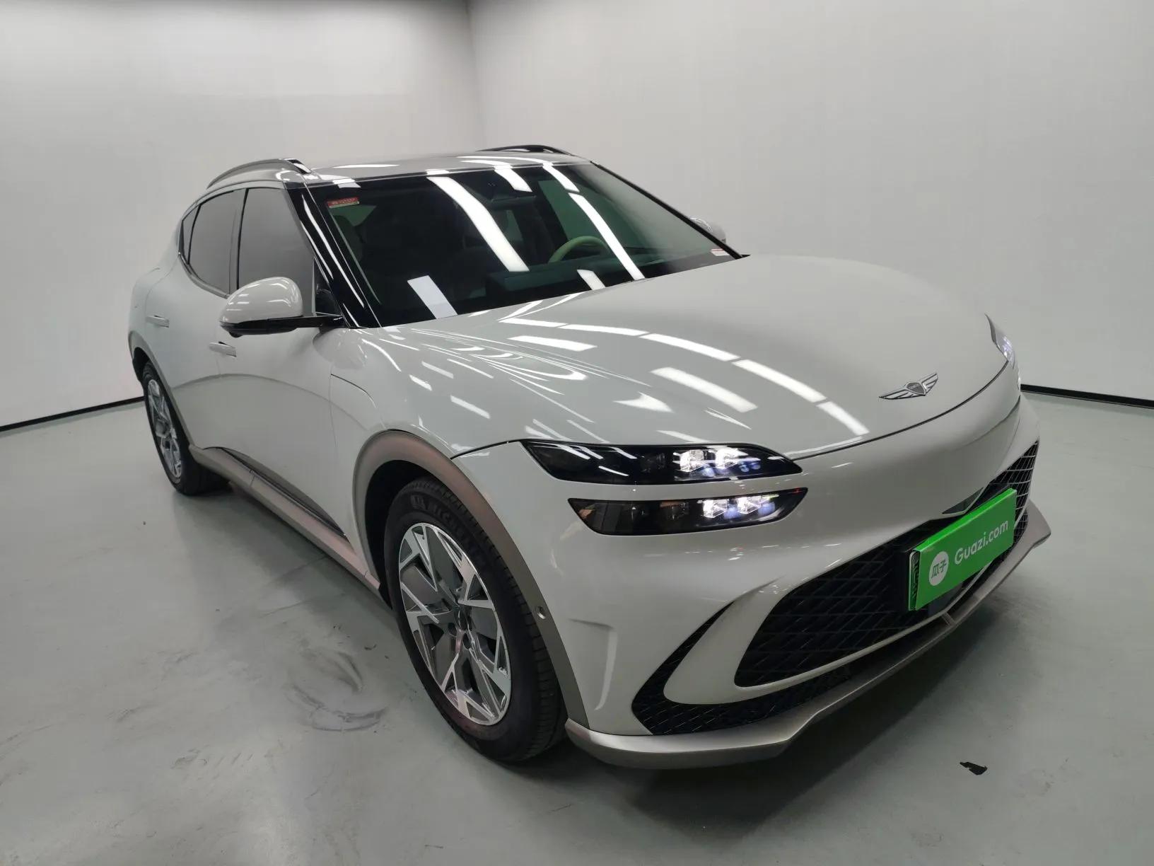 Genesis GV60 2023 Single-Motor Rear-Drive Luxury Edition — миниатюра 3