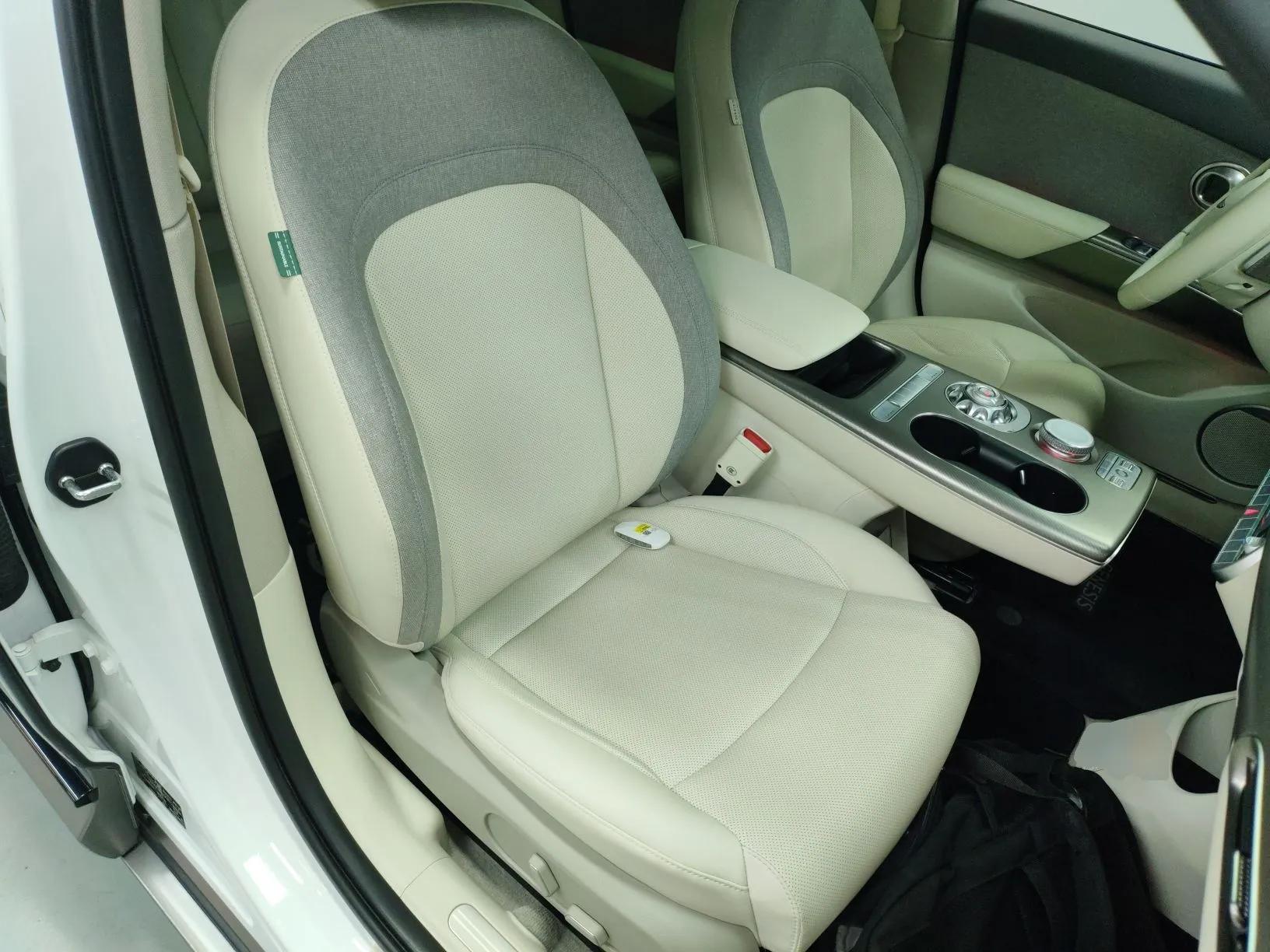 Genesis GV60 2023 Single-Motor Rear-Drive Luxury Edition — миниатюра 23