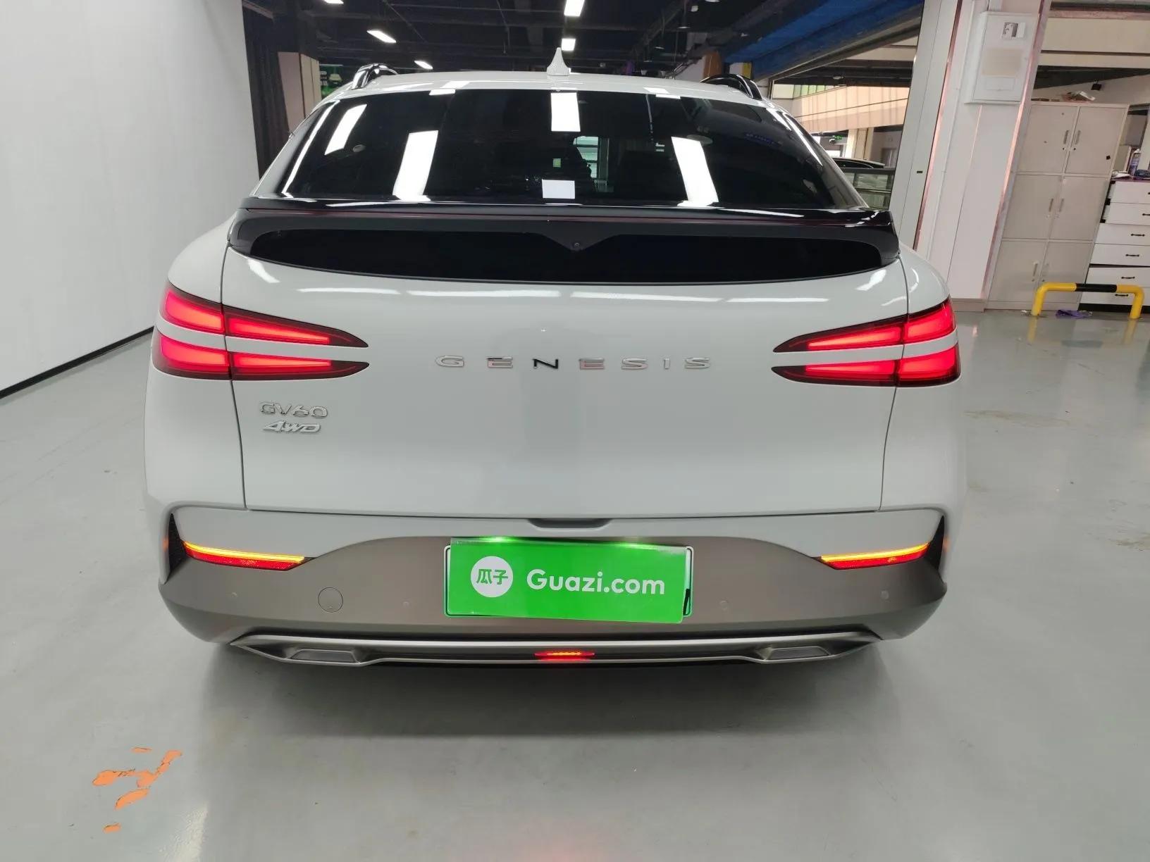 Genesis GV60 2023 Single-Motor Rear-Drive Luxury Edition — миниатюра 5