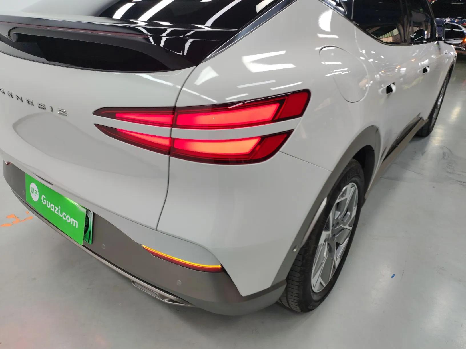 Genesis GV60 2023 Single-Motor Rear-Drive Luxury Edition — миниатюра 7
