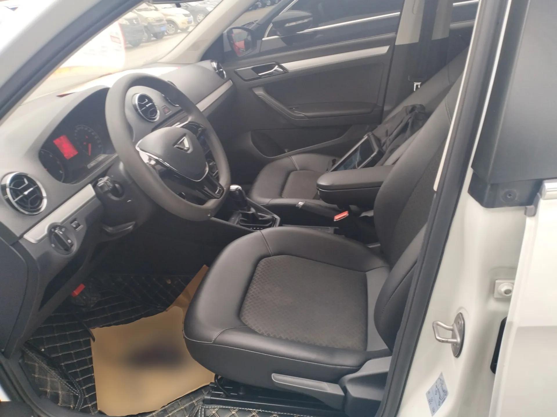 Jetta VA3 2019 1.5L Automatic Enjoyment Edition — миниатюра 17