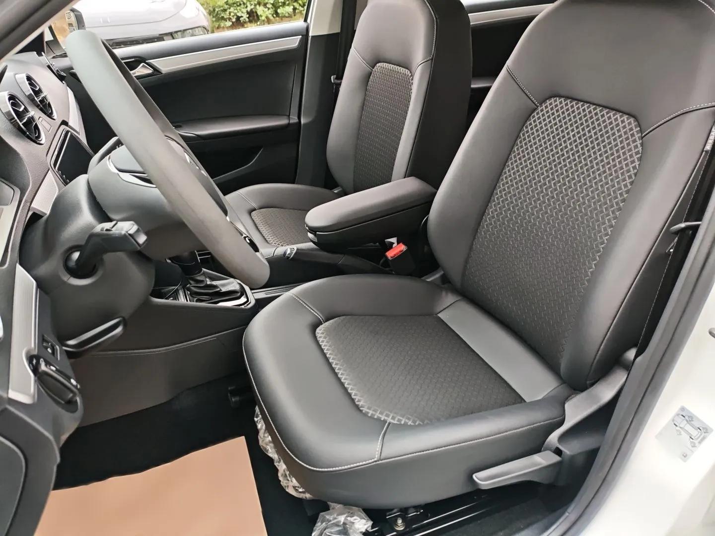 Jetta VA3 2019 1.5L Automatic Enjoyment Edition — миниатюра 17
