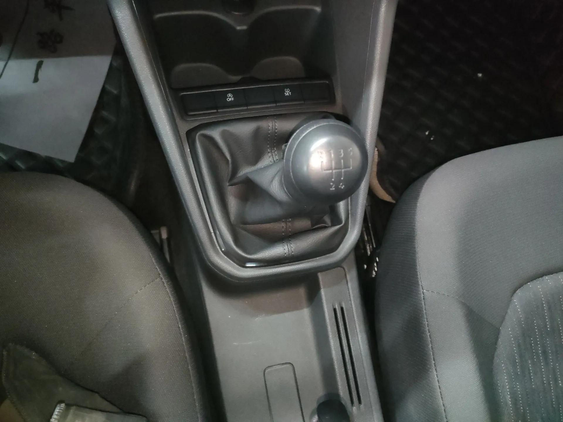 Jetta VA3 2024 1.5L Manual Entry-Level Version — миниатюра 17