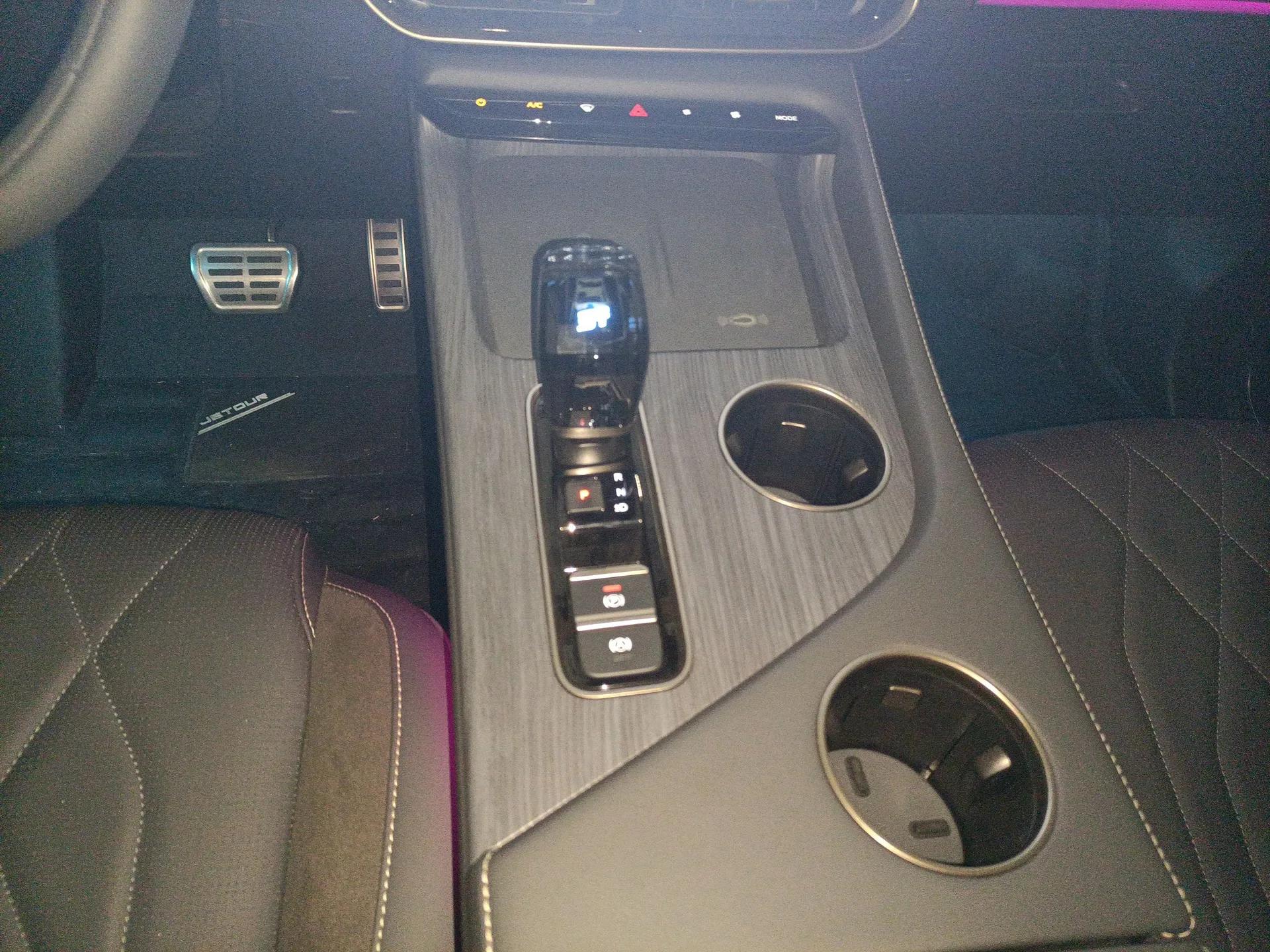 JETOUR Shanhai L9 2024 1.5TD 2DHT Max 5-Seater — миниатюра 16
