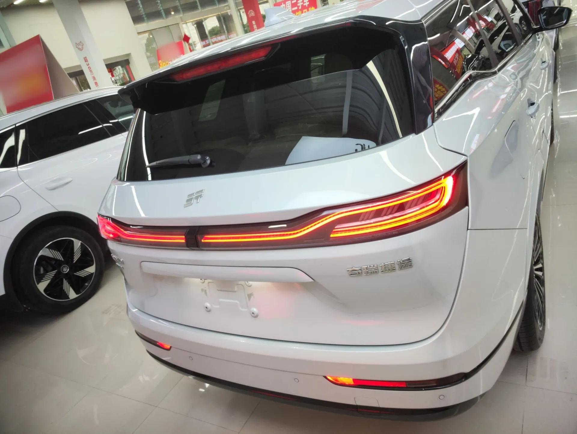 JETOUR Shanhai L9 2025 1.5TD 2DHT Flagship Edition 6 Seats — миниатюра 5