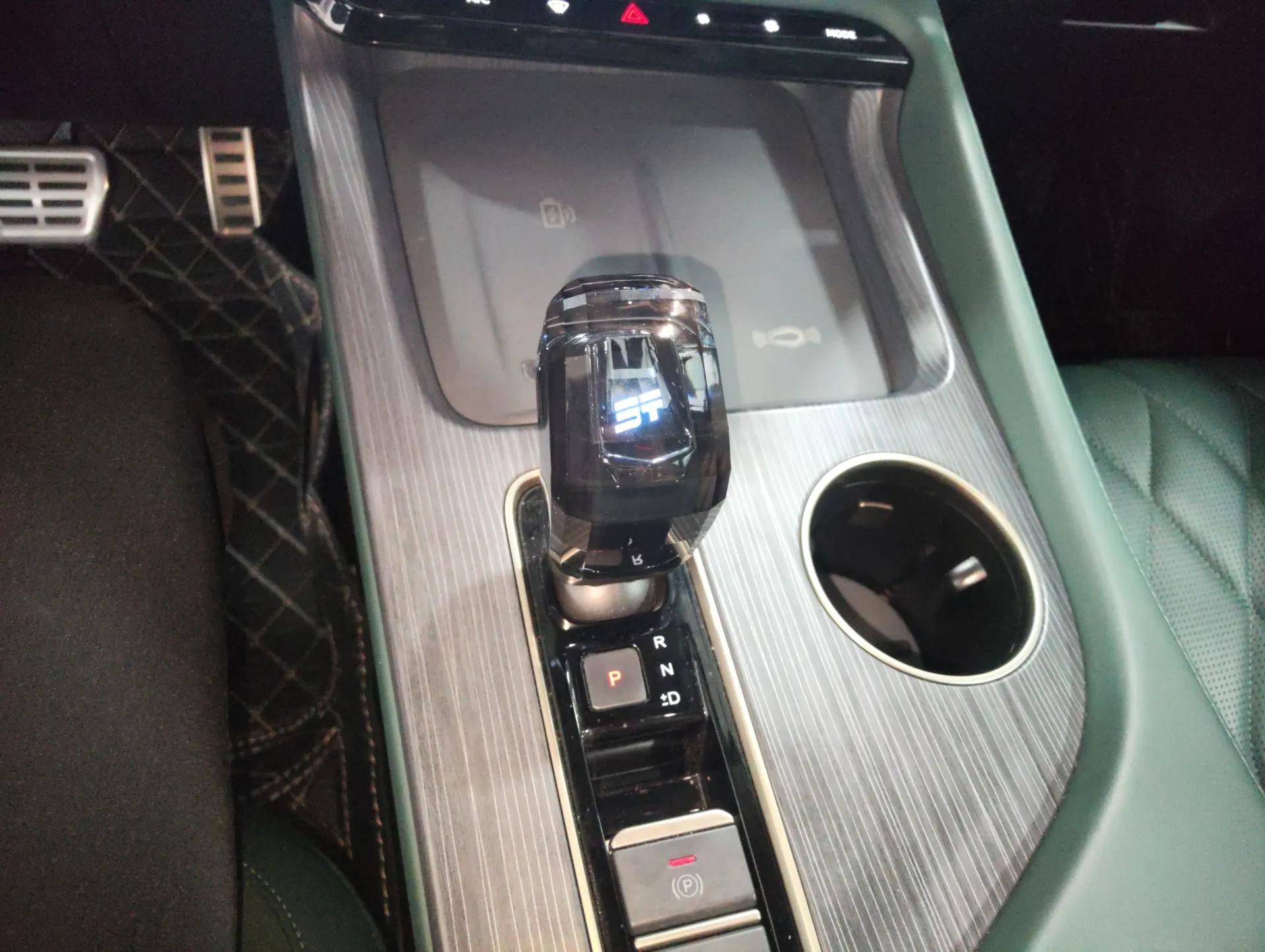 JETOUR Shanhai L9 2024 1.5TD 2DHT Pro 5-Seater — миниатюра 16