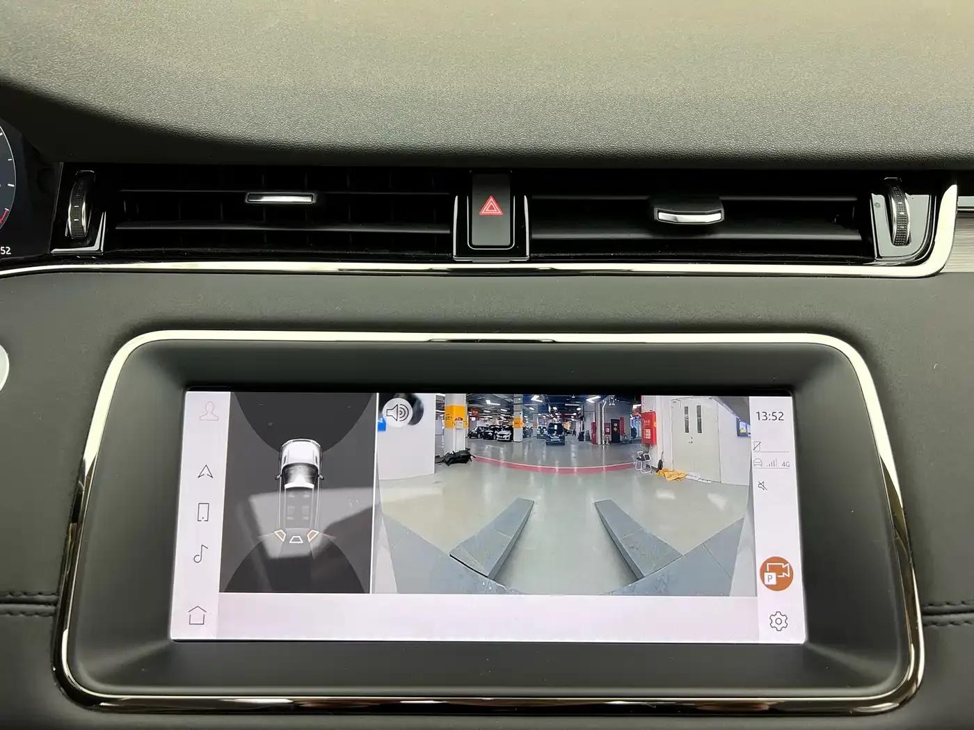 Range Rover Evoque Hybrid 2022 Model P300e Plug-in Electric Hybrid — миниатюра 19