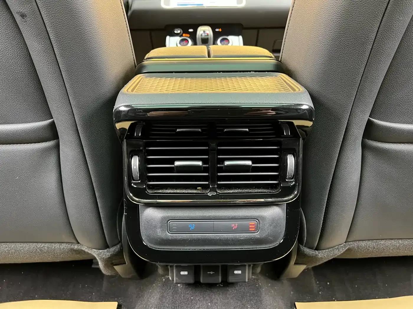 Range Rover Evoque Hybrid 2022 Model P300e Plug-in Electric Hybrid — миниатюра 25