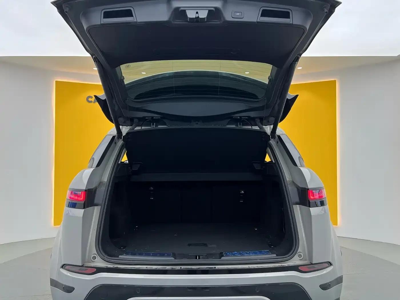 Range Rover Evoque Hybrid 2022 Model P300e Plug-in Electric Hybrid — миниатюра 26