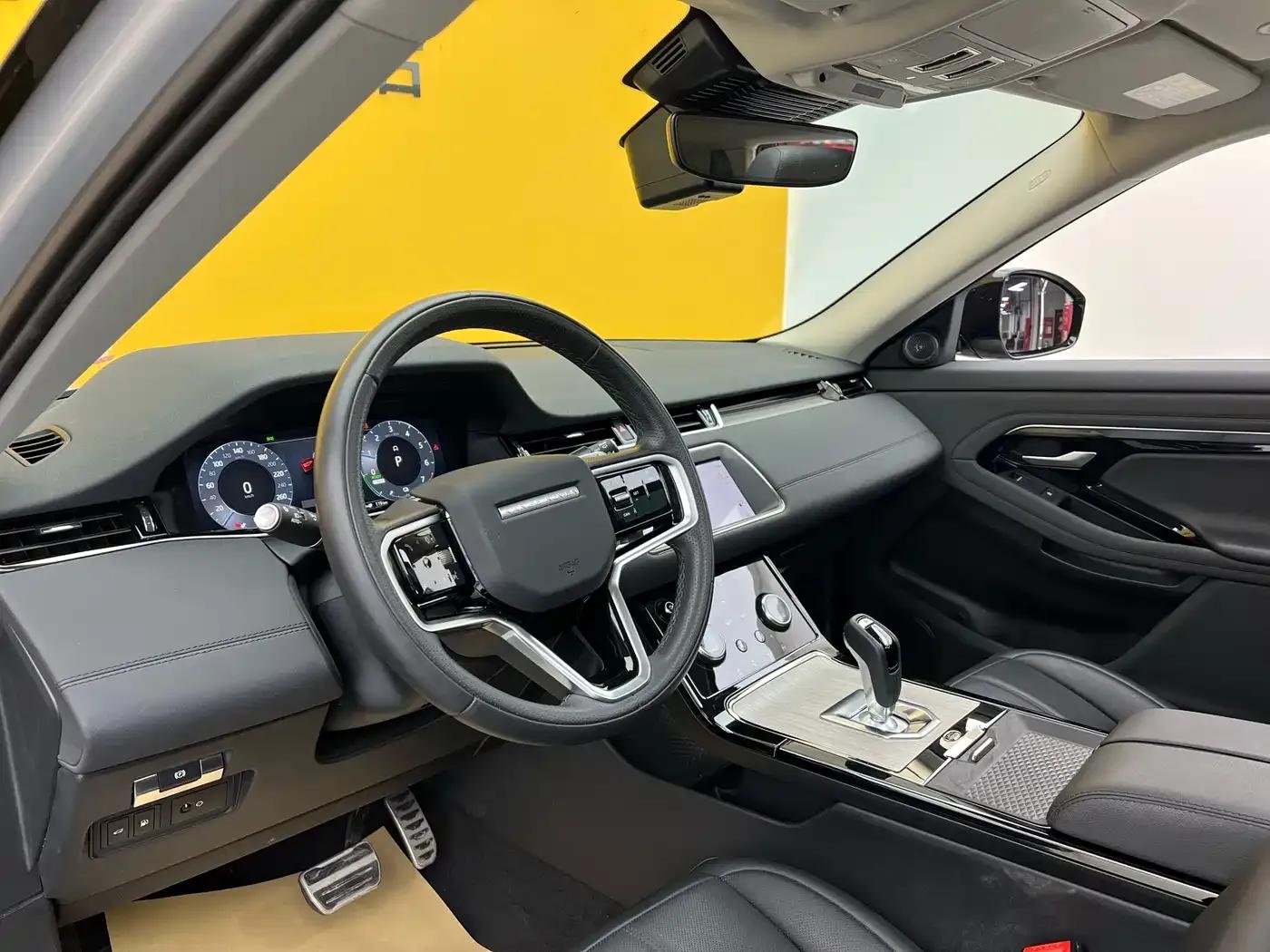Range Rover Evoque Hybrid 2022 Model P300e Plug-in Electric Hybrid — миниатюра 5