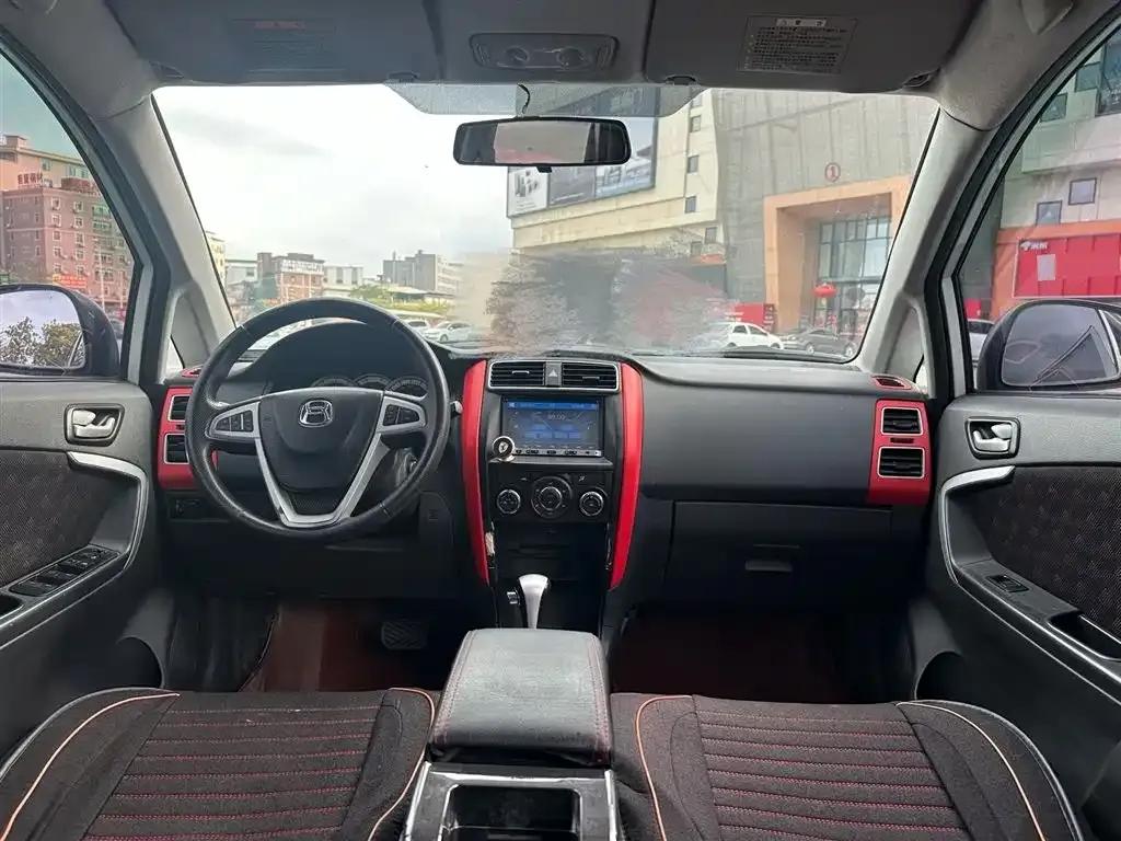 Liana A6 2014 Hatchback 1.5L Automatic Enjoyment Edition — миниатюра 5
