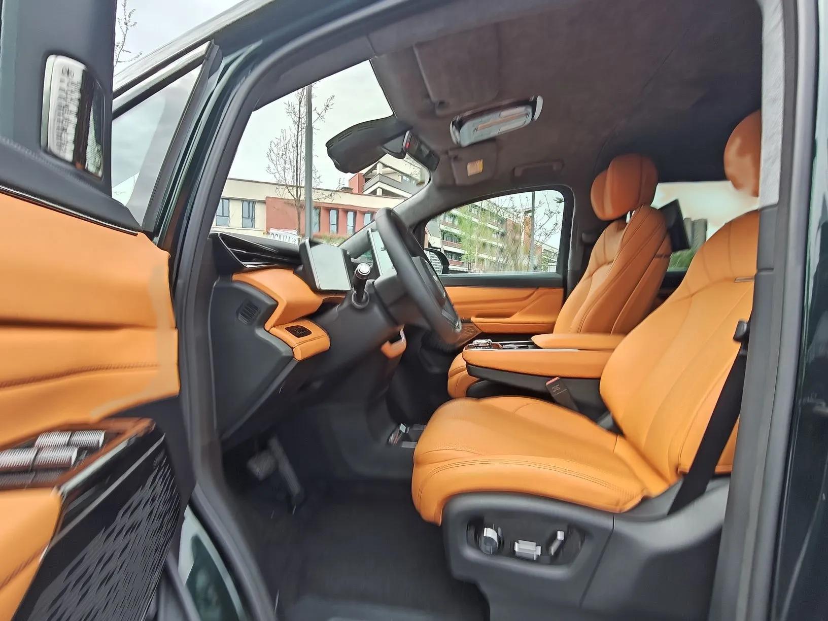 Geely Galaxy LEVC L380 2024 140-Degree 6-Seater All-Wheel-Drive Ultra — миниатюра 17